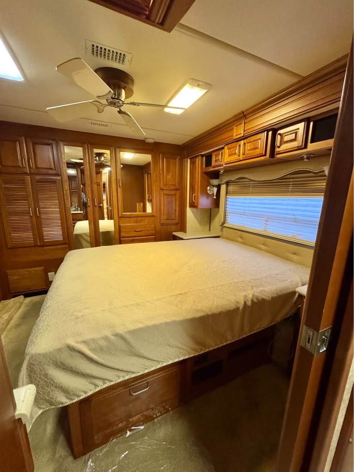 Fleetwood bedroom